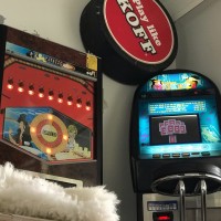 Sisustusrekvisiittaa ja tarvikkeita peliluolaan | Luolaamo Oy